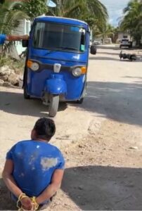 Vecinos de Cancún, someten a mototaxista que agredió a una menor de edad