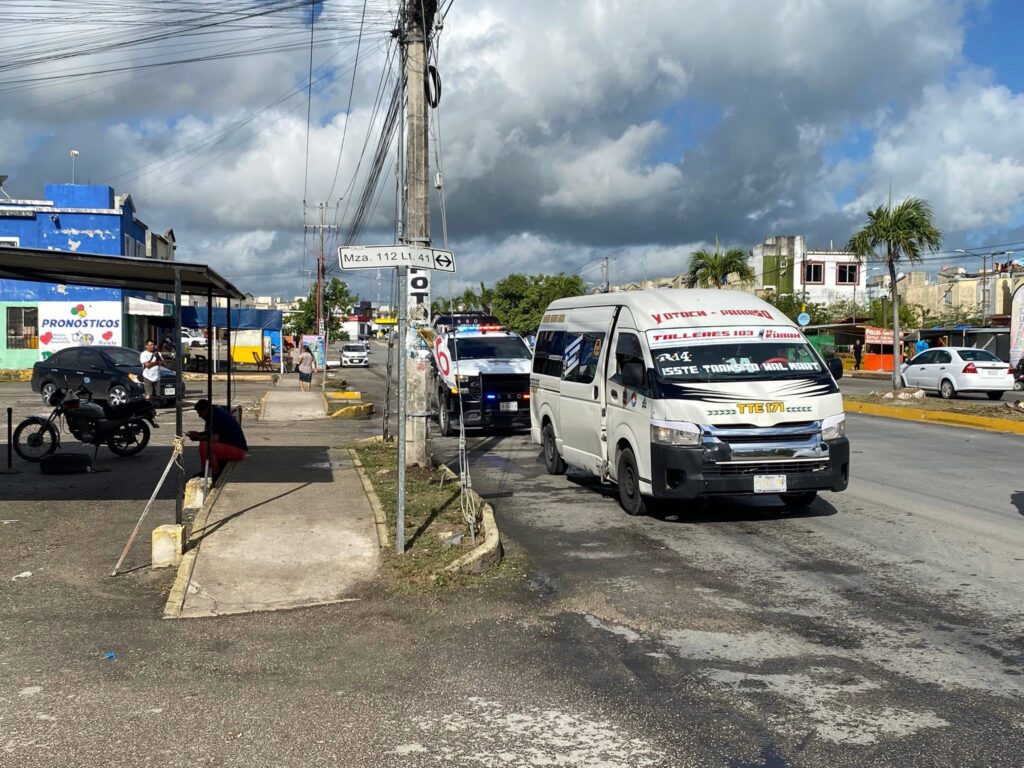 Pasajero muere de un infarto en una combi en la SM 259 de Cancún