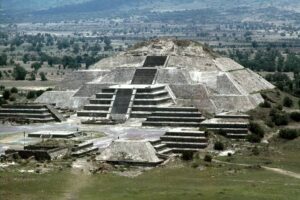 INAH Piramide de la Luna Teotihuacan 5