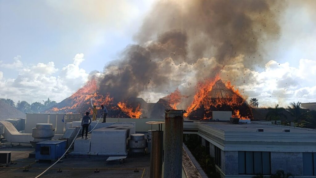 Incendio en el Hotel Bahía Príncipe de Tulum