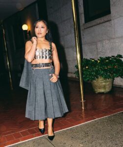 Yalitza Aparicio con microtop metálico fue vista en el after del Met Gala 2025