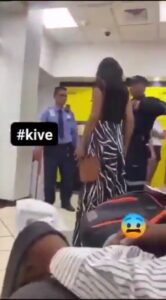 Mujer asegura ser la esposa de Jesucristo y exige 1 millón al banco