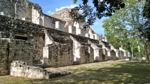 Zona Arqueologica de Becan en Campeche 7