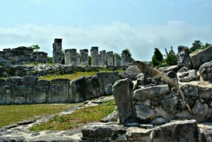 Zona arqueologica El Rey en Cancun 9