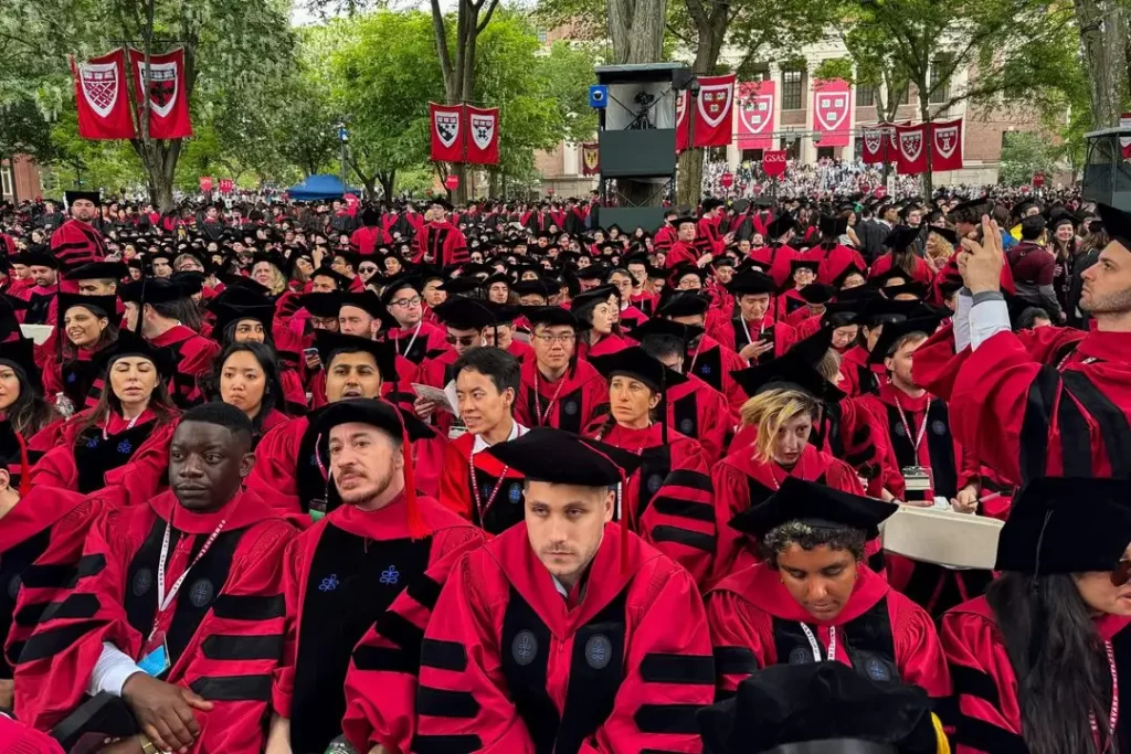 estudiantes de harvard se graduan en medio de amenazas de trump ac438fae d05f 4db6 9de7 6c25d1f888e9 media