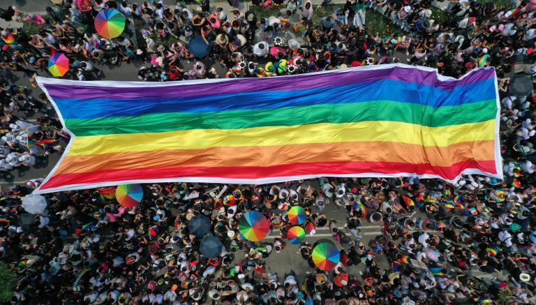Marcha LGBT+ 2025 en CDMX: Recorrido, horarios, cortes viales y artistas confirmados