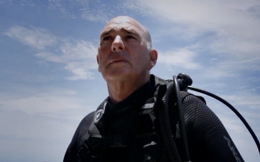 ¿Quién es Alberto Friscione? El buzo que lucha por proteger a los tiburones y el mar mexicano