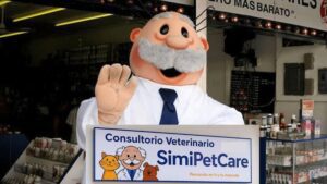 Veterinaria del Dr. Simi ofrece atención gratuita a perritos rescatados de la calle