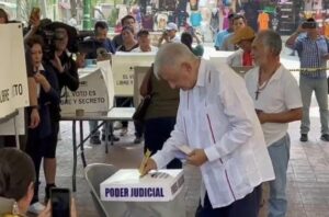 Sheinbaum reacciona a reaparición de AMLO: "Nos dio mucho gusto verlo"