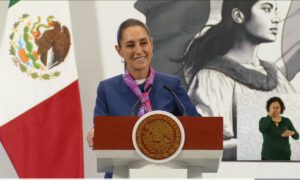 Sheinbaum reacciona a reaparición de AMLO: "Nos dio mucho gusto verlo"