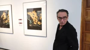 Ropa y objetos de Frida Kahlo son parte de una exposición fotográfica