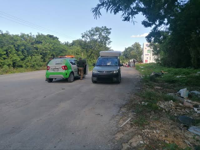 Multa por tirar basura en la vía pública en Cancún