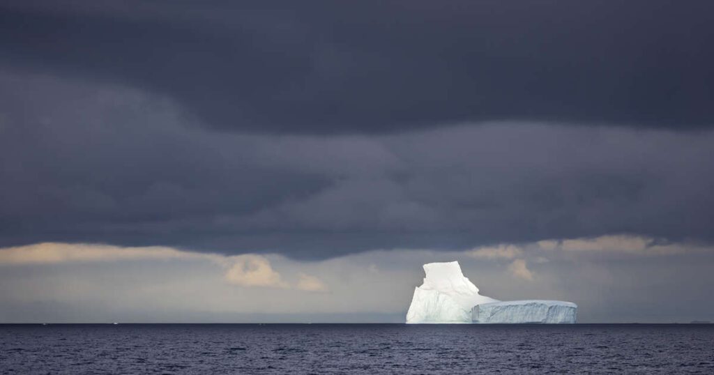 Científicos analizan misteriosas señales bajo el hielo de la Antártida