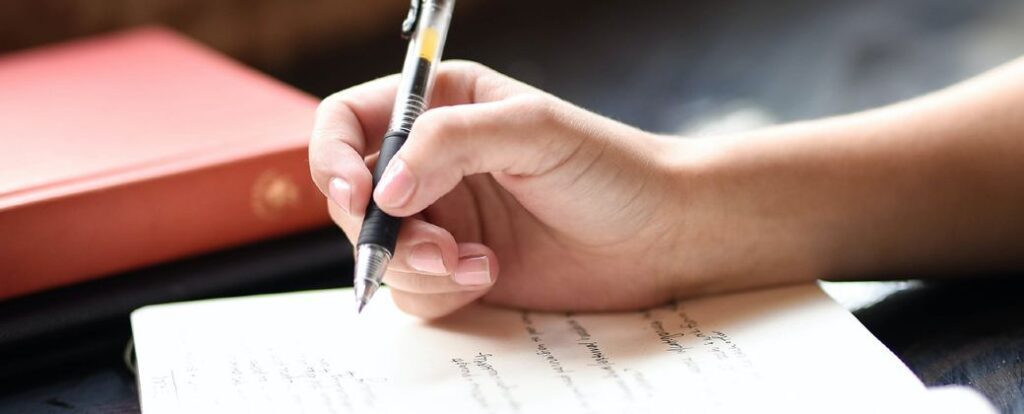 Ciencia revela por qué escribir a mano es clave para aprender mejor