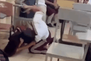 Abuelita es apuñalada por maestras en secundaria de Tampico