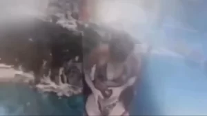Modelo cae de un paracaídas tras un ataque de pánico 