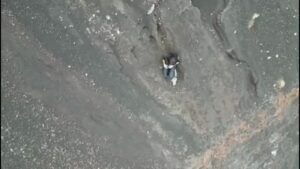 Turista muere al caer a un volcán activo en Indonesia 