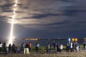 Cápsula espacial con restos humanos se estrella en el Pacífico