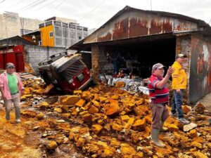 Sismo de 5.6 sacude Guatemala y deja fuertes daños 