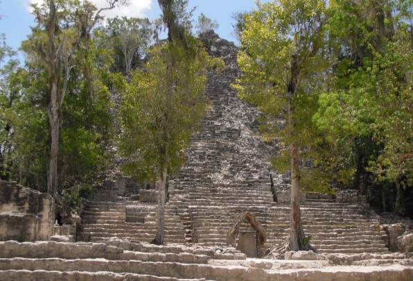 Cobá: Senderos sagrados y misterios de una ciudad gigante