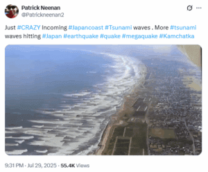 Llagan las primeras olas del tsunami a Japón