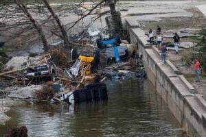 Inundaciones en Texas dejan más de 80 muertos y decenas de desaparecidos