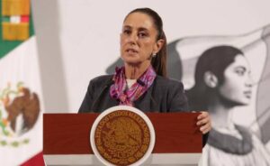 “El poder se ejerce con humildad”: Sheinbaum reprende Monreal por vacaciones en España
