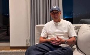 Chicharito pide disculpas tras polémicos comentarios