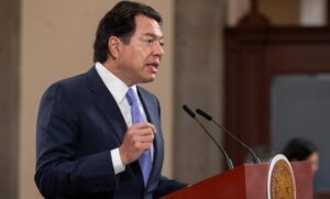 "Lo pagué con mis propios recursos": Mario Delgado, responde ante polémica por su viaje a Portugal