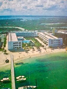 Así comenzó Cancún: con una lancha, un sueño y un hotelito de 24 cuartos
