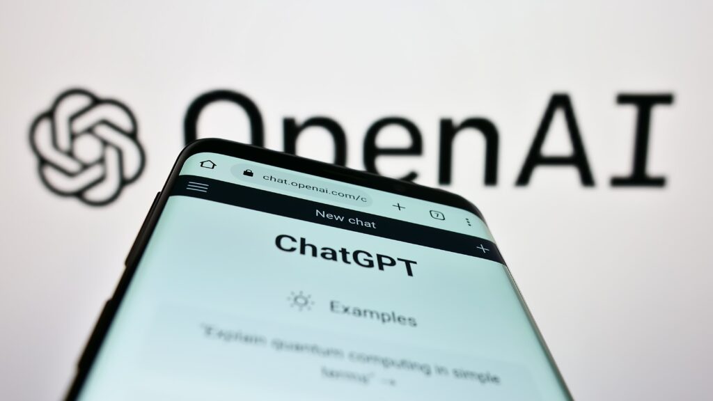 Creador de ChatGPT, advierte que la IA hará desaparecer clases enteras de empleos