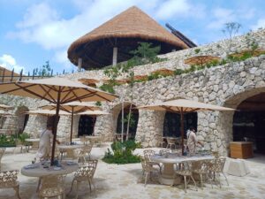 Grupo Xcaret invertirá en un estadio y circuito comercial para 2036