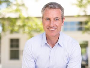 Andy Byron ¿Quién es y por qué es señalado de infidelidad?