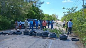 Habitantes de Mahahual también protestan