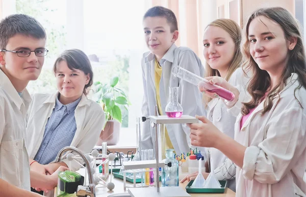 Yucatán lanza programa para formar científicos desde la secundaria