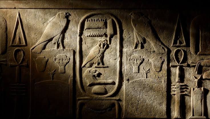 Antiguo relieve en Egipto desafía la historia oficial del primer faraón