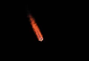 Cápsula espacial con restos humanos se estrella en el Pacífico
