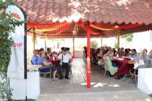 DIF Cancún conmemora el Día del Adulto Mayor