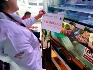 Profepa asegura 55 animales silvestres en tienda de mascotas 