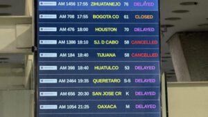 Aeropuerto de la CDMX colapsó por fuertes lluvias: afectando 104 vuelos