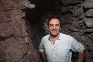 Francisco Estrada-Belli, arqueólogo del Instituto de Investigación Mesoamericana de la Universidad de Tulane