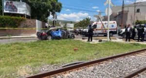 Tren fuera de control deja 6 muertos y varios heridos en Irapuato