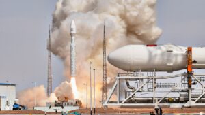 Cohete chino lleva al espacio dos satélites mexicanos 