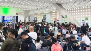 Metro y Aeropuerto de CDMX en caos por lluvias e inundaciones