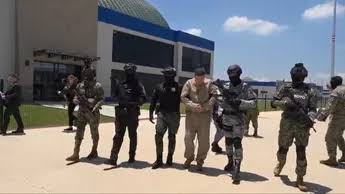 México entrega a Estados Unidos a 26 narcotraficantes de alto perfil