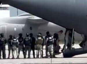 México entrega a Estados Unidos a 26 narcotraficantes de alto perfil
