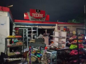 Grupo de choque invade con violencia albergue estudiantil en Oaxaca