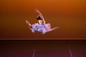 Joven cancunense triunfa en concurso nacional de ballet en Bellas Artes