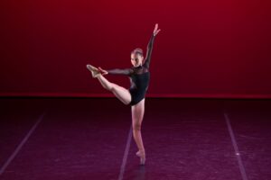 Joven cancunense triunfa en concurso nacional de ballet en Bellas Artes