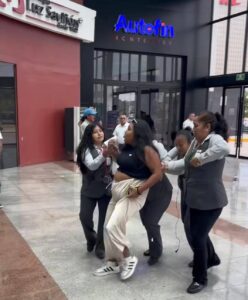 Mujer es detenida robando perfumes en Plaza Las Américas de Cancún 